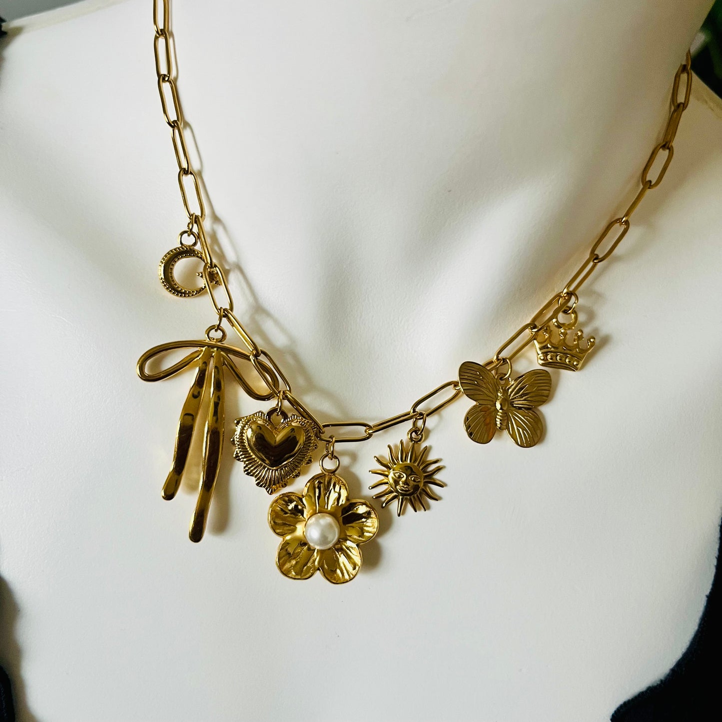 Collar Encantado de Acero