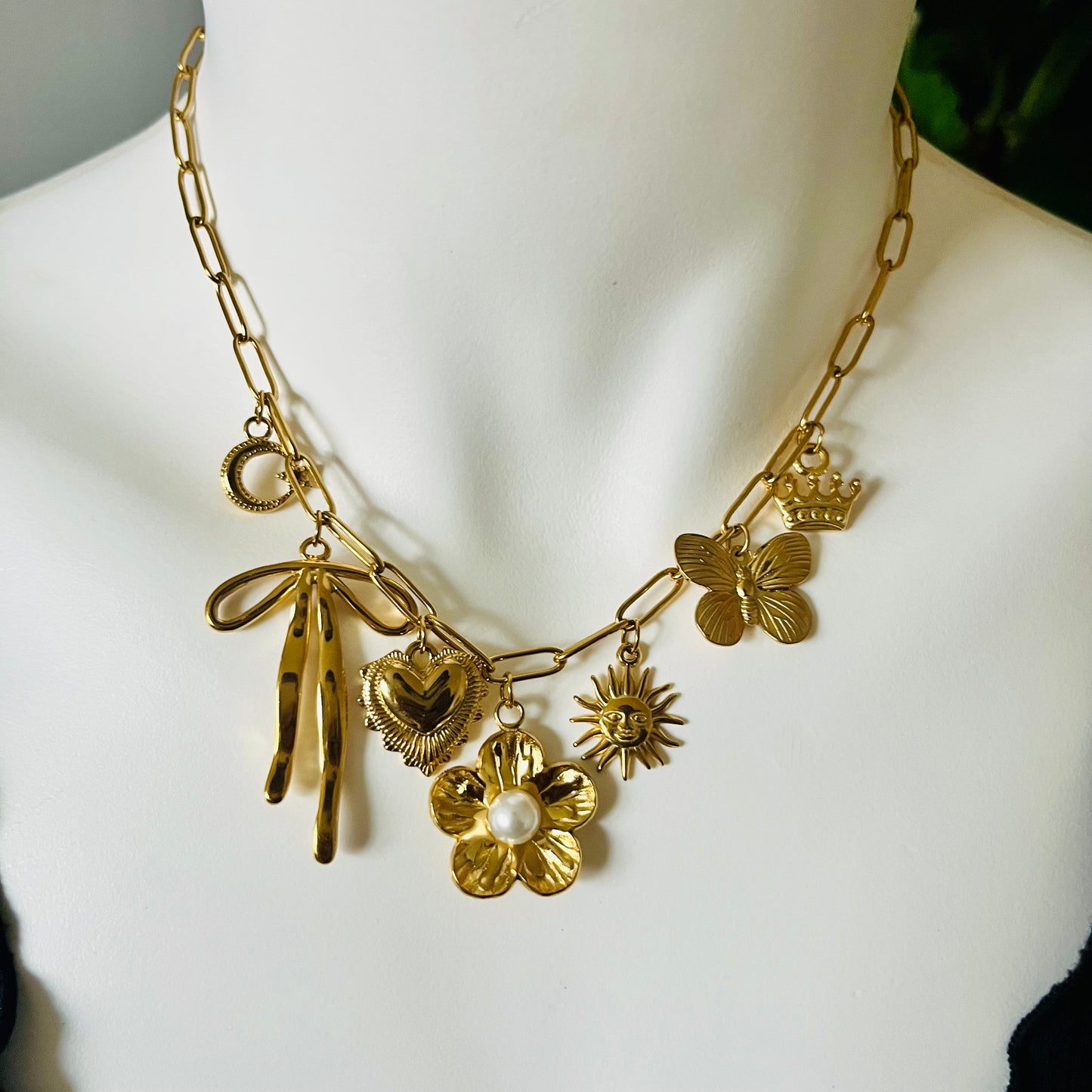 Collar Encantado de Acero