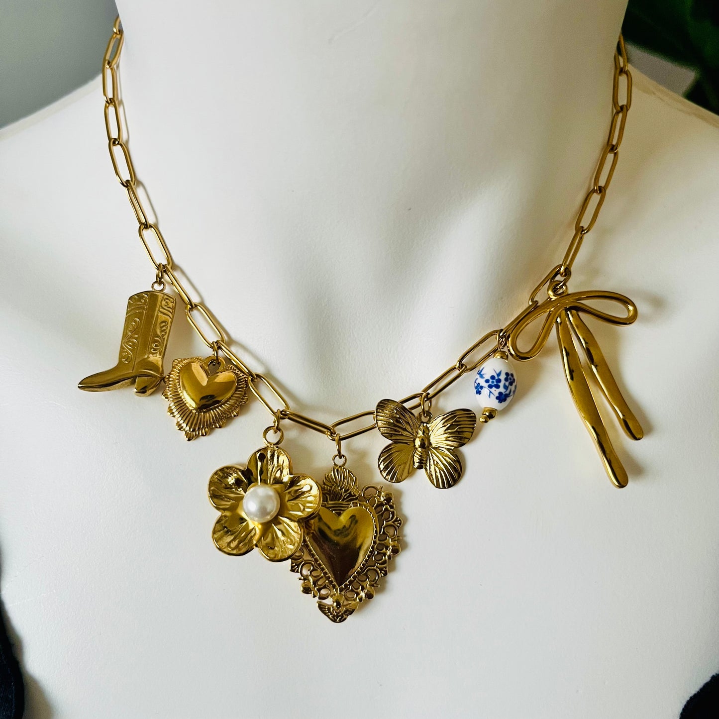 Collar Charm Elegance