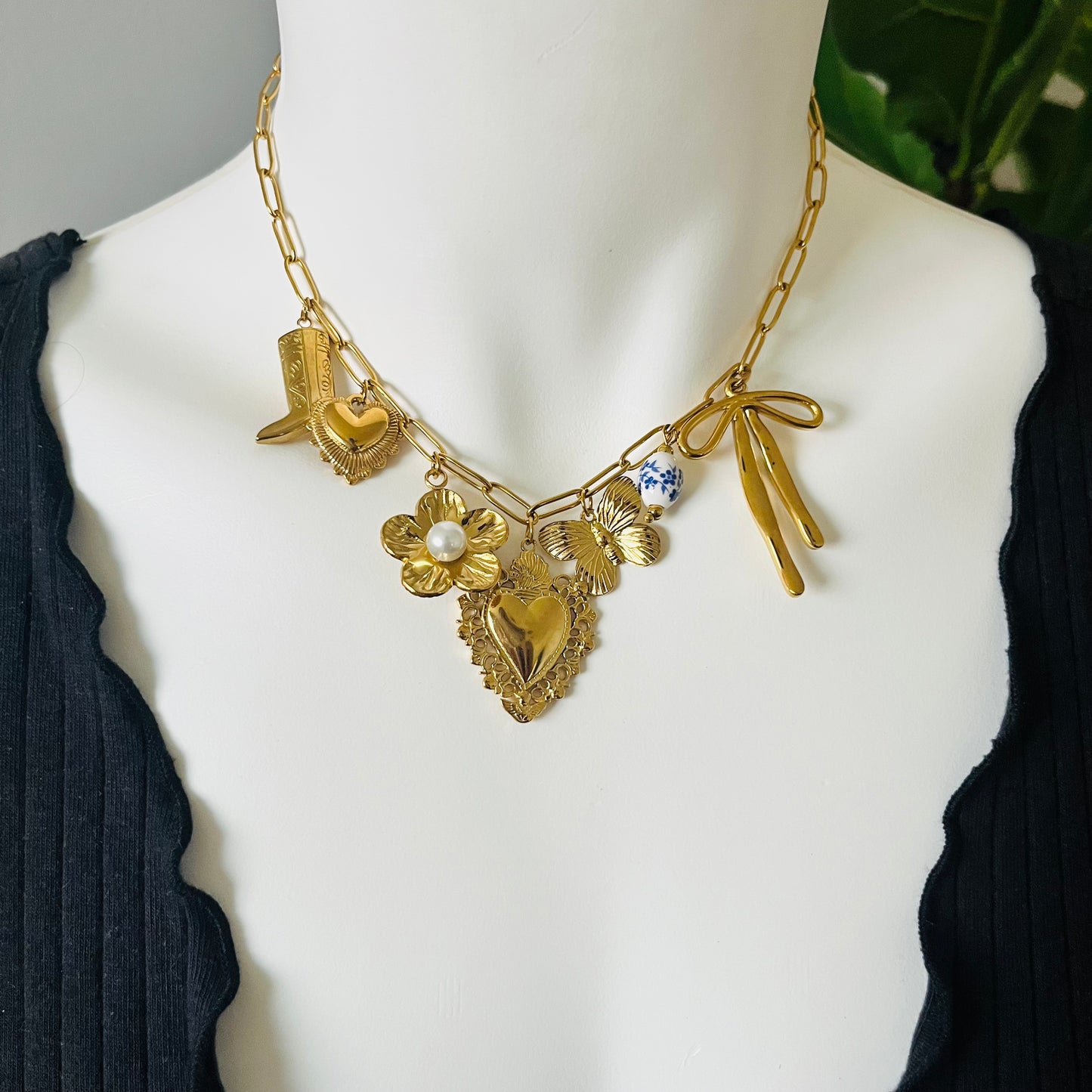 Collar Charm Elegance