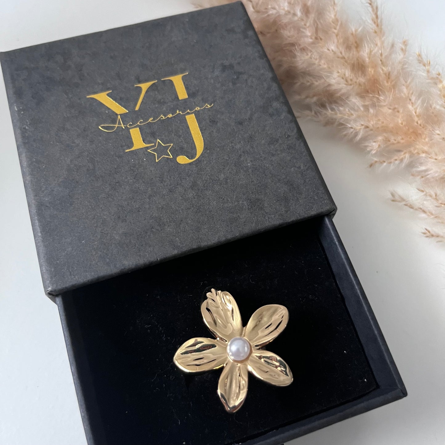 Anillo Flor Dorada con perla