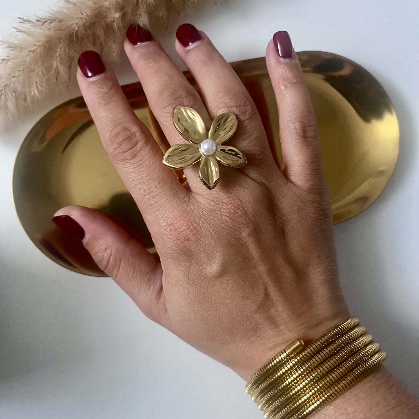 Anillo Flor Dorada con perla