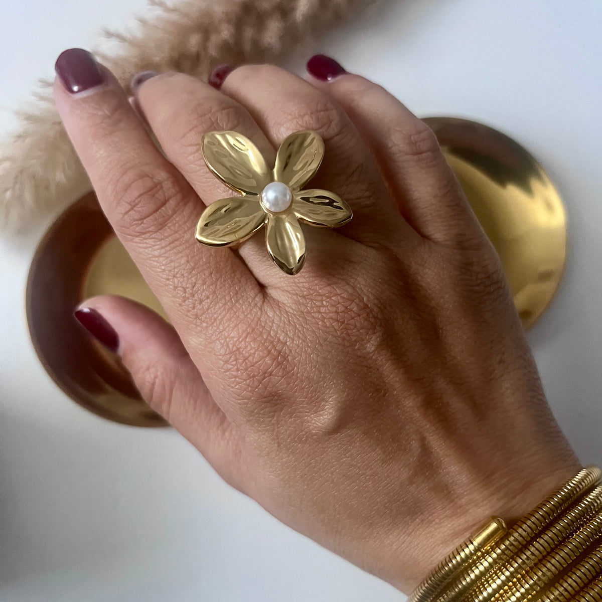 Anillo Flor Dorada con perla