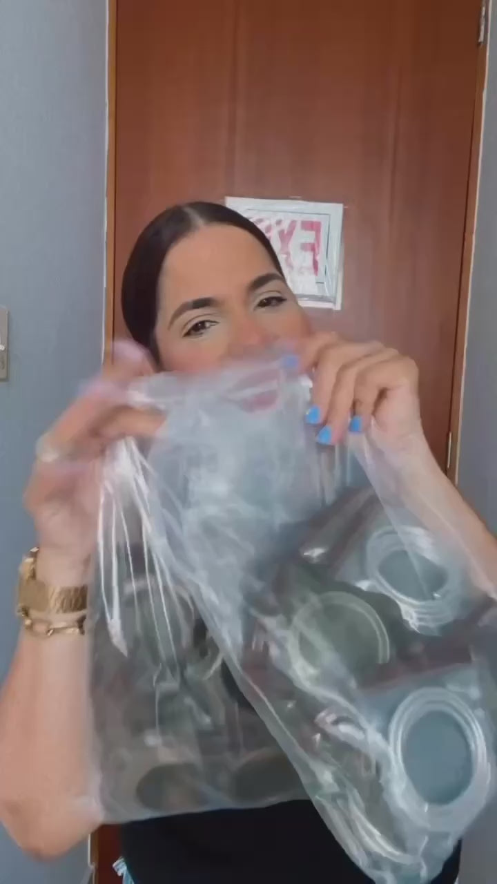 Load video: No necesitas agujeros para brillar.✨ Ear cuffs sin perforación = estilo sin límites.  ¿Ya tienes el tuyo?